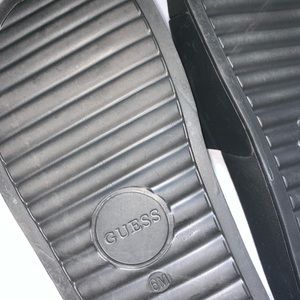 Guess Shoes - GUESS BLACK SLIDES Guess Shoes - GUESS BLACK SLIDES